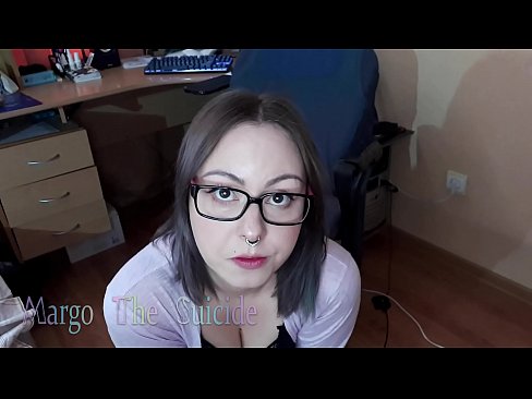 ❤️ Σέξι κορίτσι με γυαλιά πιπιλίζει Dildo βαθιά στην κάμερα ❌ Ποιότητα πορνό ❌️❤